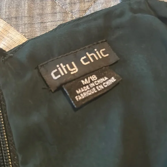 Elegant Dark Green Ruffled Romper - Picture 2 of 2